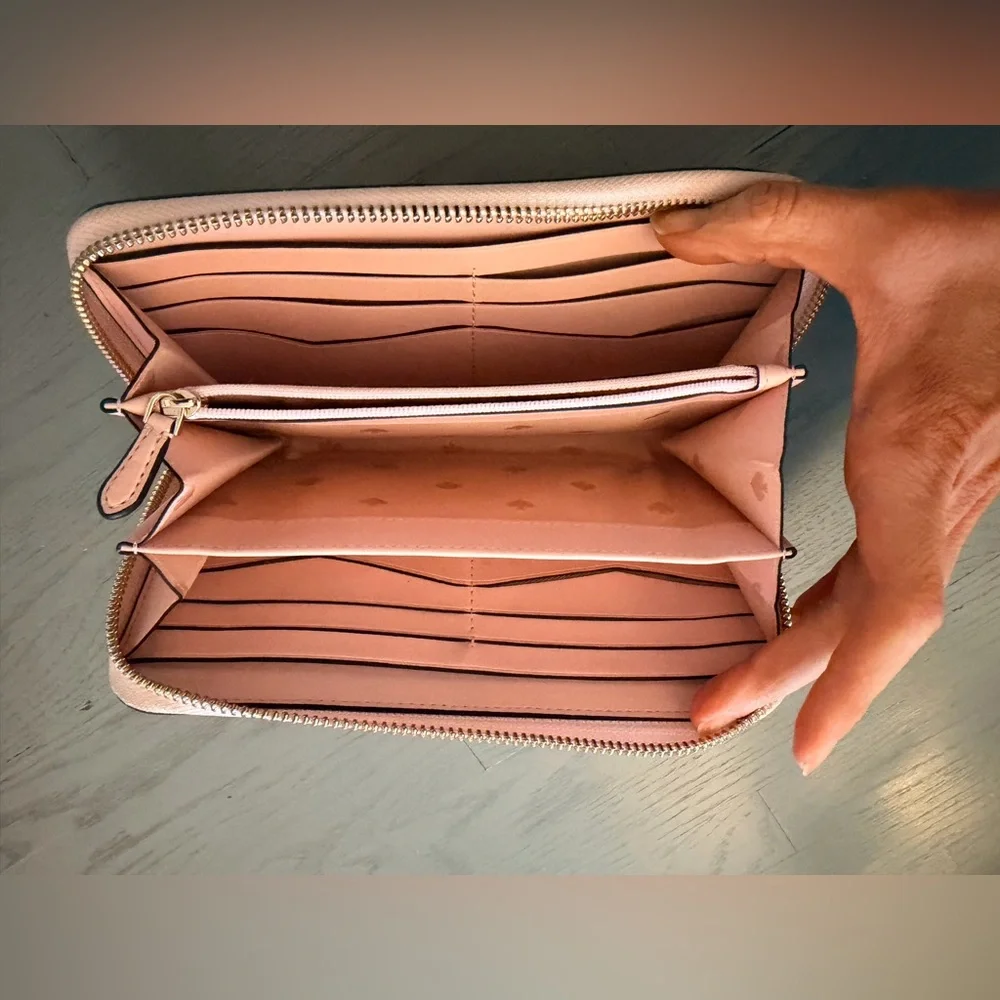 Kate Spade Light Pink Wallet - Picture 4 of 7